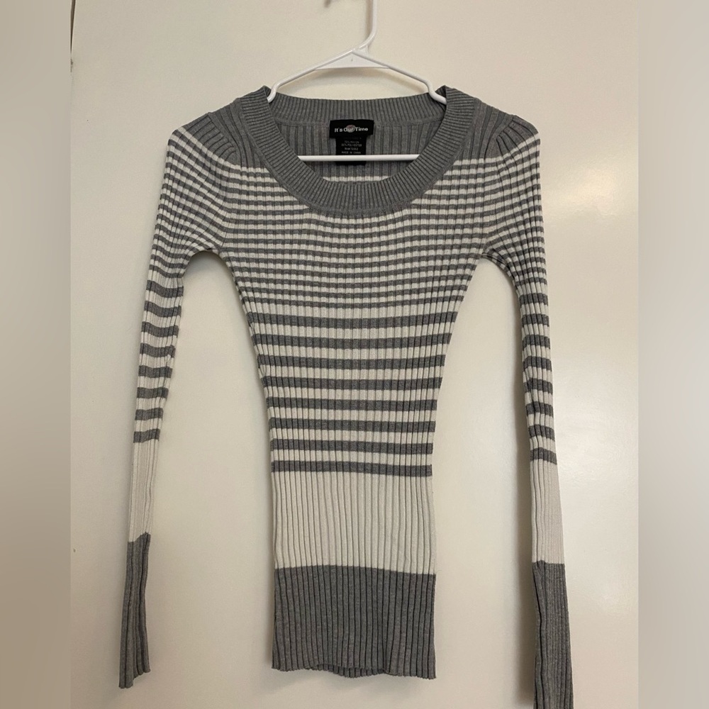 Waist-snatching gray and white knit top by It’s Our Time